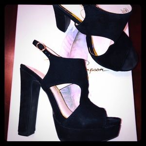 Jessica Simpson platform suede heels